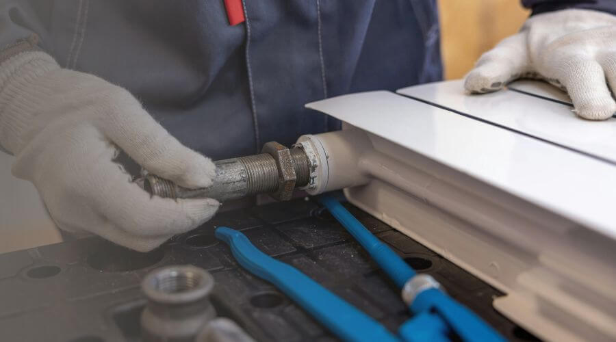 Professional water heater repair services in Mechanicsburg, IL